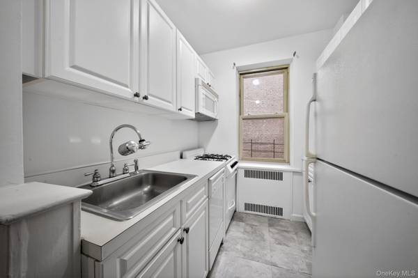 2190 Boston RD #4E, Bronx, NY 10462