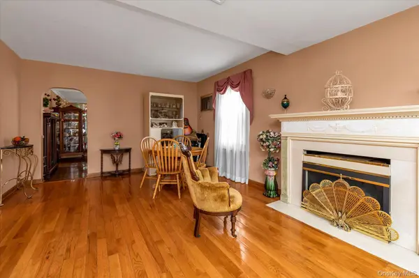 104 E. Melrose ST, Valley Stream, NY 11580