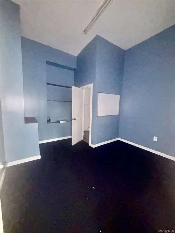 188 Hempstead AVE, Lynbrook, NY 11563