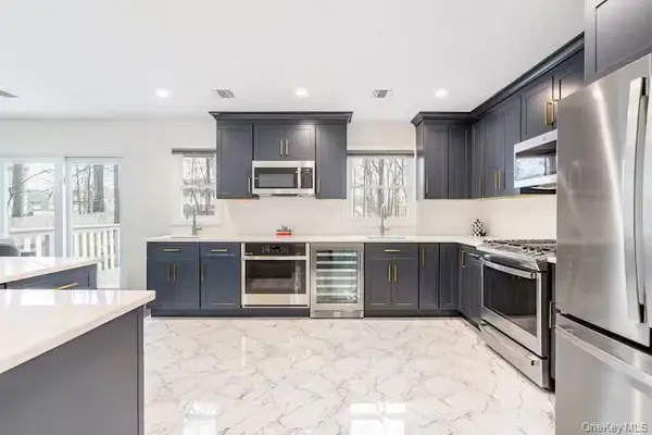 9 E Stemmer LN, Suffern, NY 10901