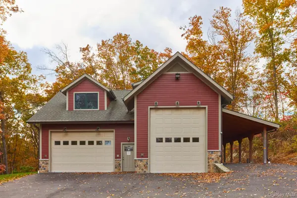 203 Silver Lake RD, Rhinebeck, NY 12572