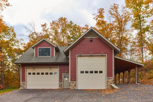 203 Silver Lake RD, Rhinebeck, NY 12572