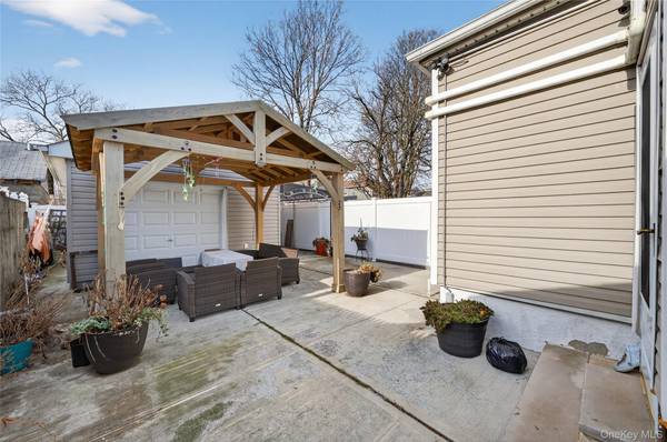 11550 134th ST, South Ozone Park, NY 11420