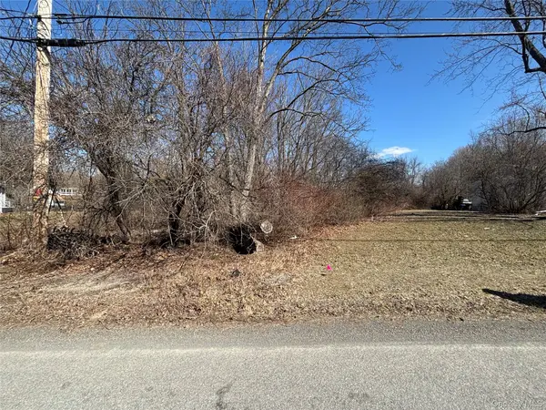 Wickham DR, Warwick, NY 10990
