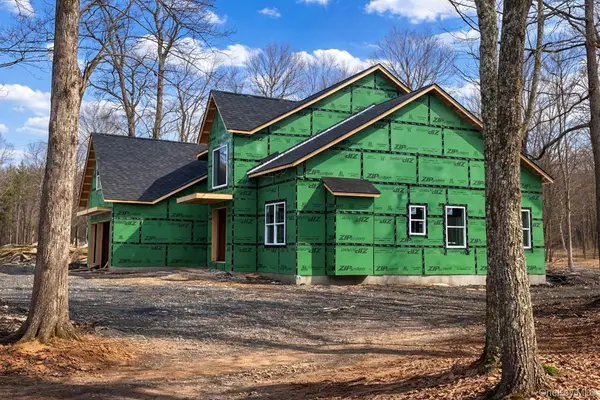 43 Maple Hill DR, Millbrook, NY 12545