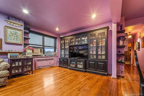 141-10 28 Ave #6B, Flushing, NY 11354