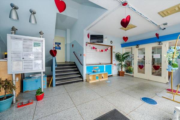 1346 Broadway, Hewlett, NY 11557
