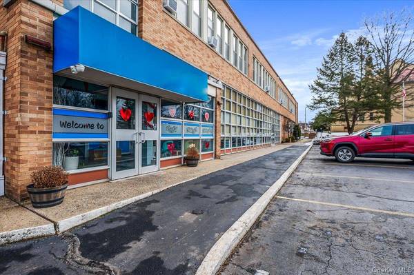 1346 Broadway, Hewlett, NY 11557