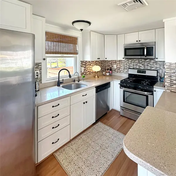 57 Nash AVE, Flanders, NY 11901