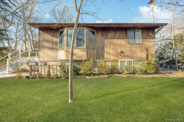 356 Oakleigh AVE #17, Baiting Hollow, NY 11933