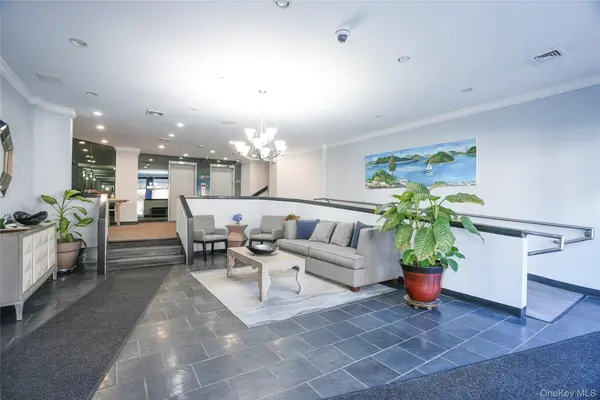 400 High Point DR #204, Hartsdale, NY 10530