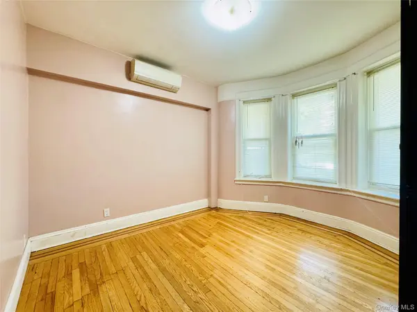 76-18 85th RD, Woodhaven, NY 11421