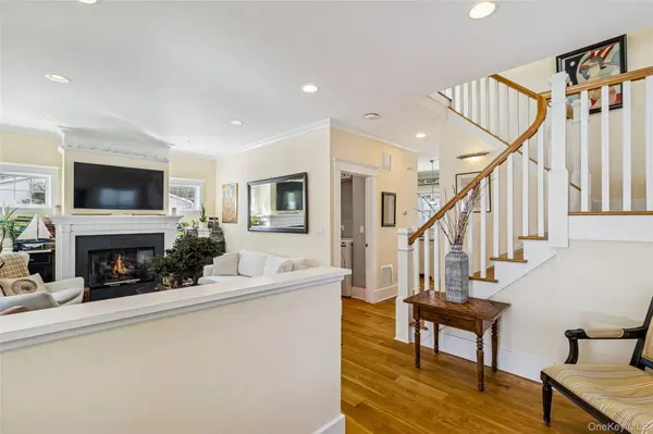 38 Baycrest AVE, East Quogue, NY 11942