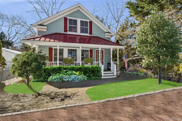 38 Baycrest AVE, East Quogue, NY 11942