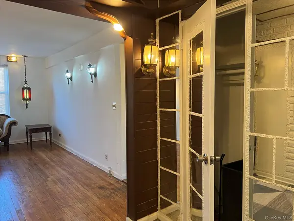 39-20 52nd ST #2G, Woodside, NY 11377