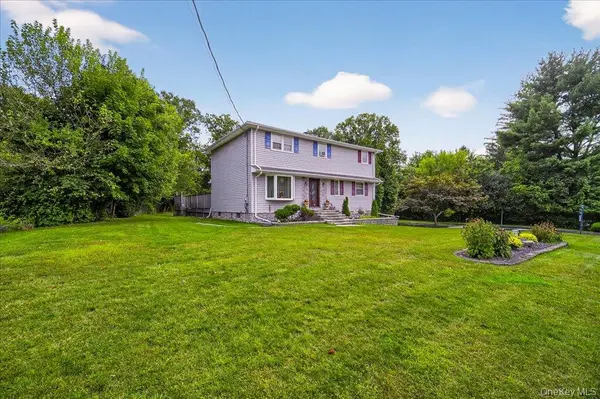 11 Merriewold LN, Monroe, NY 10950