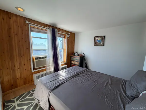 84-55 Daniel ST #6E, Briarwood, NY 11435