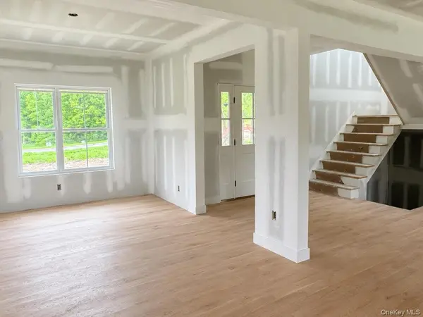 17 (LOT #32) Sunset LN, New Hampton, NY 10958
