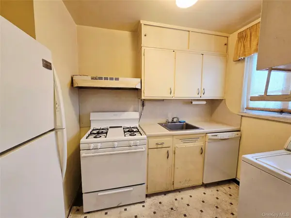22305 Manor RD #226, Queens Village, NY 11427