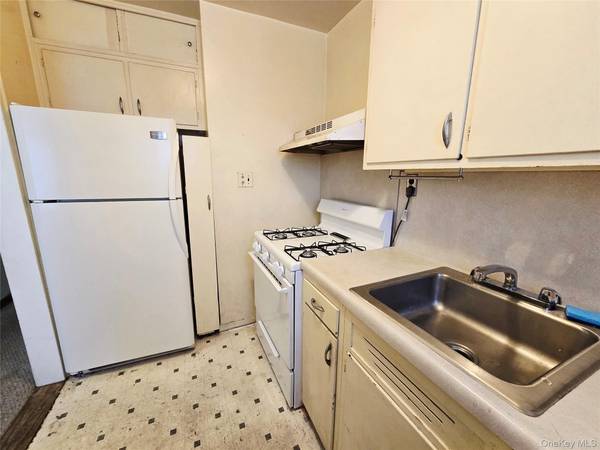 22305 Manor RD #226, Queens Village, NY 11427