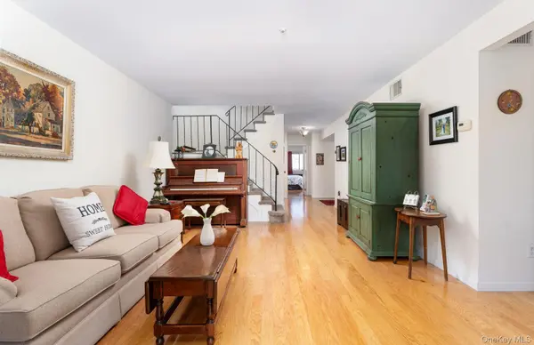 506 Drew DR, Saint James, NY 11780