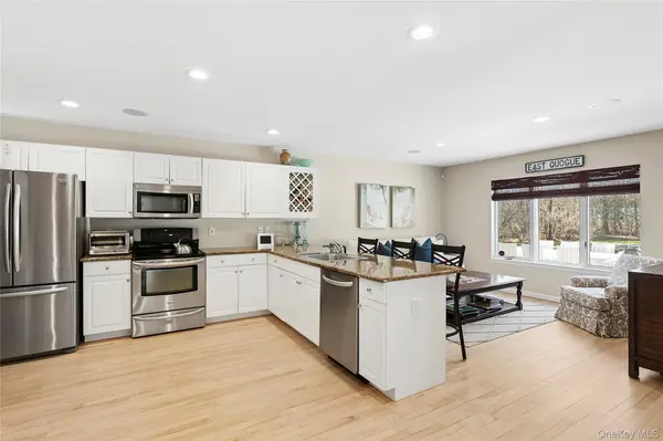 4 Polo Grounds LN, East Quogue, NY 11942