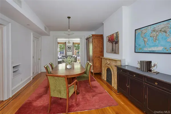 21-13 45th AVE, Long Island City, NY 11101