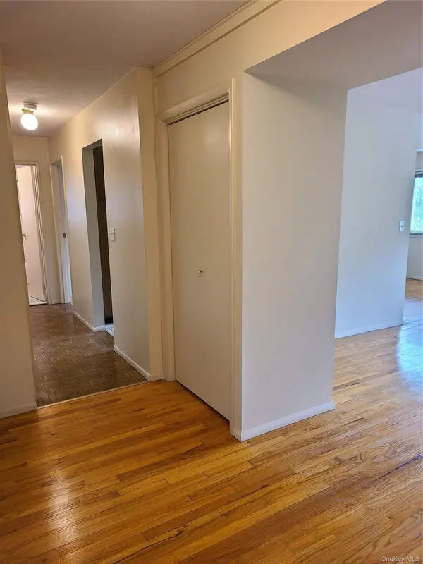 10 Oakwood TER #87, New Windsor, NY 12553