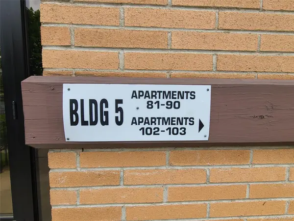 10 Oakwood TER #87, New Windsor, NY 12553