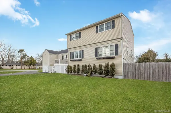 15 Bingham PL, Amityville, NY 11701