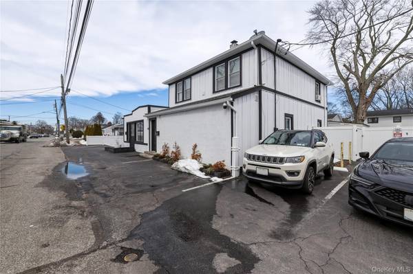 150 N Delaware AVE, Lindenhurst, NY 11757