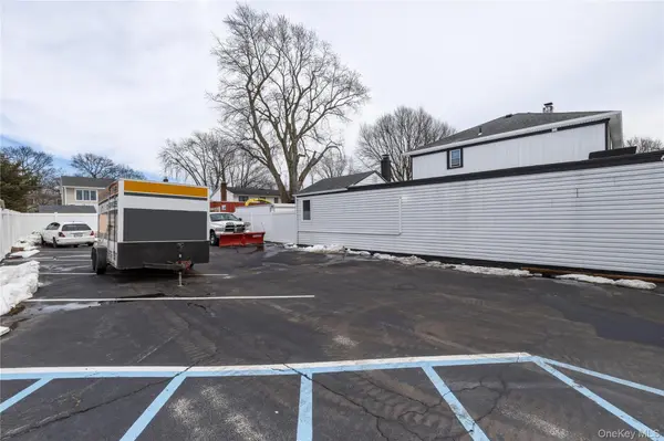 150 N Delaware AVE, Lindenhurst, NY 11757