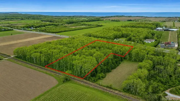 15690 County Road 48, Cutchogue, NY 11935