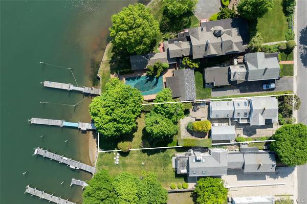 168 Sterling ST, Greenport, NY 11944