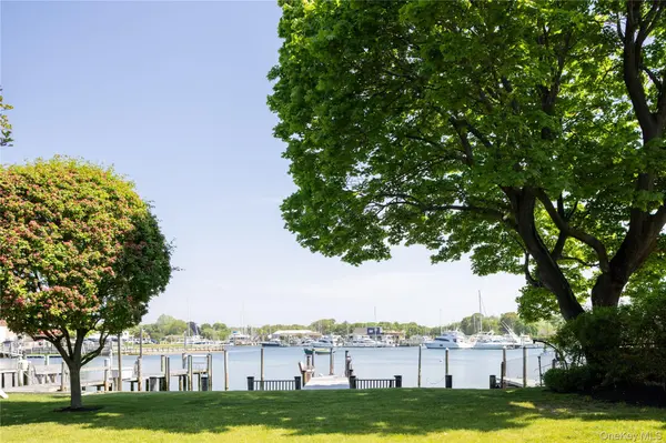 168 Sterling ST, Greenport, NY 11944