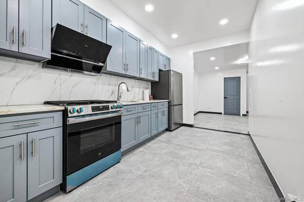 1814 120th ST, College Point, NY 11356