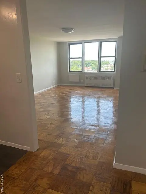 3121 Middletown RD #8J, Bronx, NY 10461