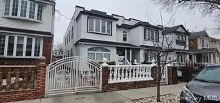 9317 123rd ST, Richmond Hill, NY 11419