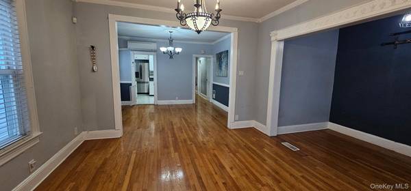 9317 123rd ST, Richmond Hill, NY 11419