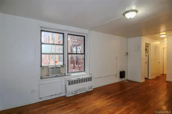 8720 175th ST #3J, Jamaica, NY 11432