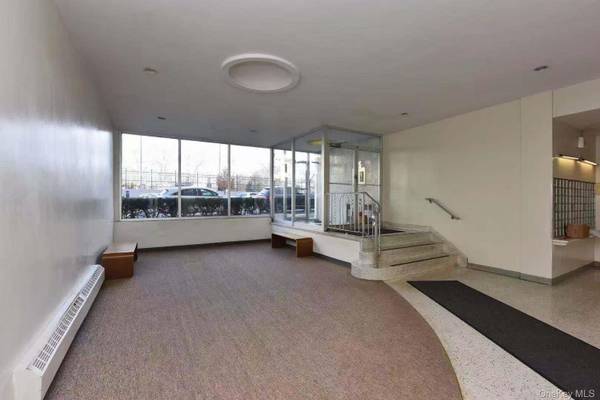 15272 Melbourne AVE #2G, Flushing, NY 11367