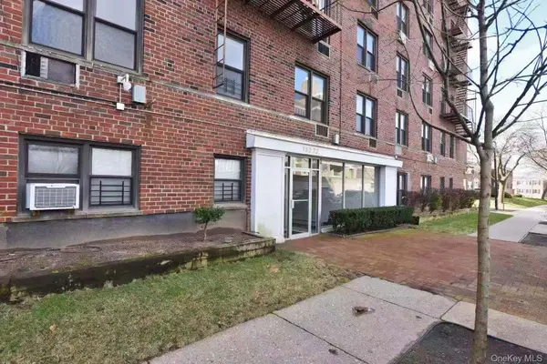 15272 Melbourne AVE #2G, Flushing, NY 11367