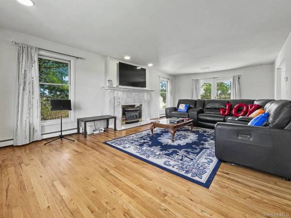 315 Arcadia RD, Goshen, NY 10924