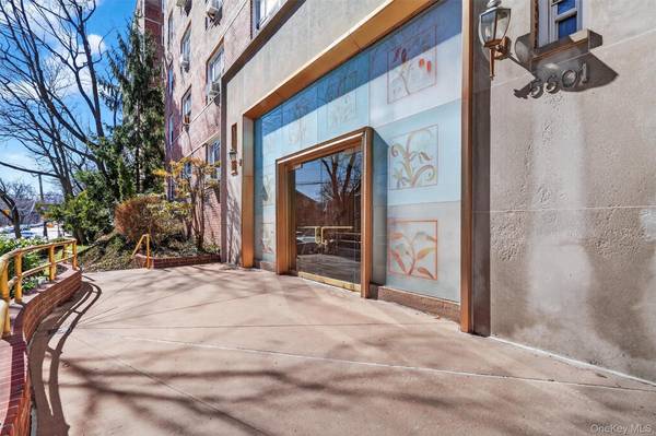 5601 Riverdale AVE #5L, Bronx, NY 10471