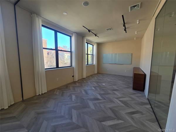 39-11-13 Bell Blvd BLVD #2Fl, Bayside, NY 11361