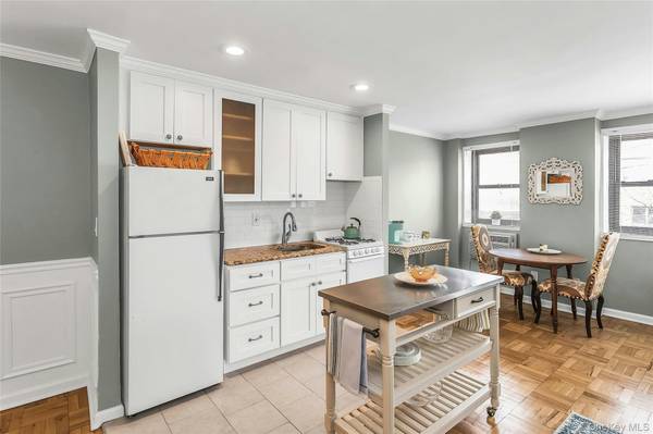 315 Atlantic Avenue #1N, East Rockaway, NY 11518