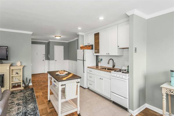 315 Atlantic Avenue #1N, East Rockaway, NY 11518
