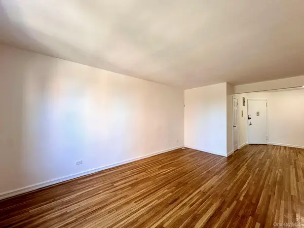 100-25 Queens BLVD #5G, Forest Hills, NY 11375