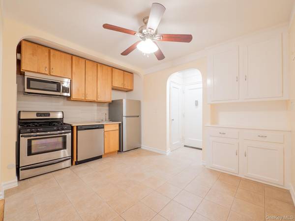 64-85 Saunders ST #A9, Rego Park, NY 11375