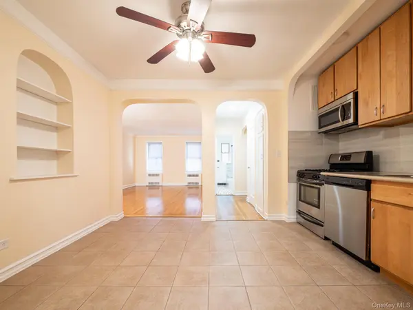 64-85 Saunders ST #A9, Rego Park, NY 11375